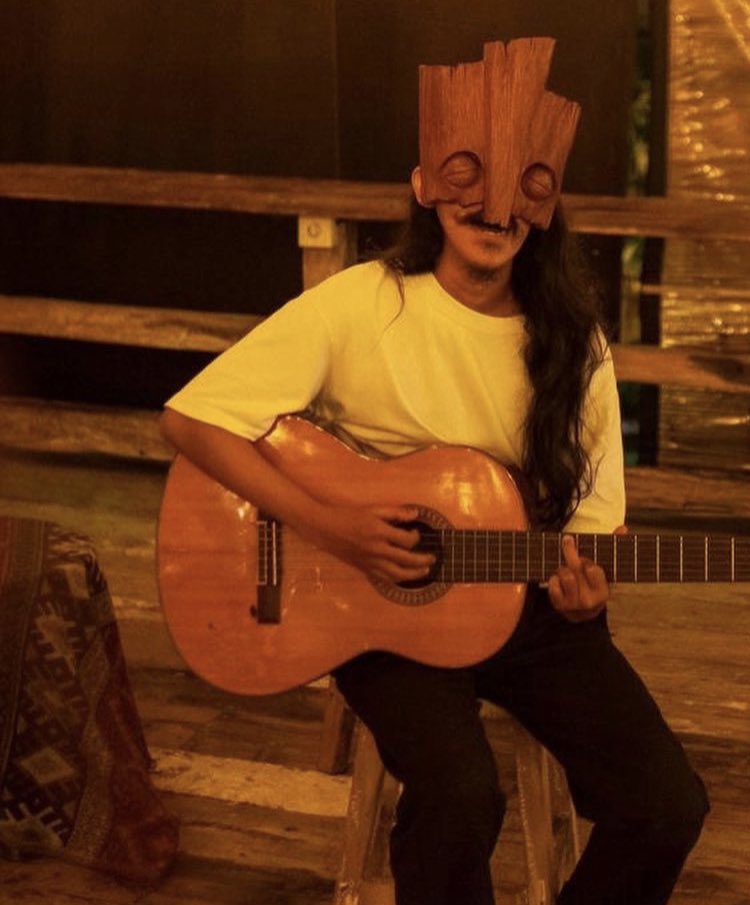 EarthWithoutHum's tweet image. A little bit of me doing performance 🙈🙊🙉 #NFTartist #portrait #performance #performingarts