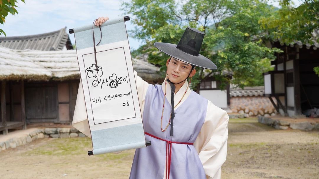 only_oktaec's tweet photo. OB line in hanboks💗❤️💚

#2PM #JUN_K #NICHKHUN #TAECYEON https://t.co/Tn0OhyCHH7