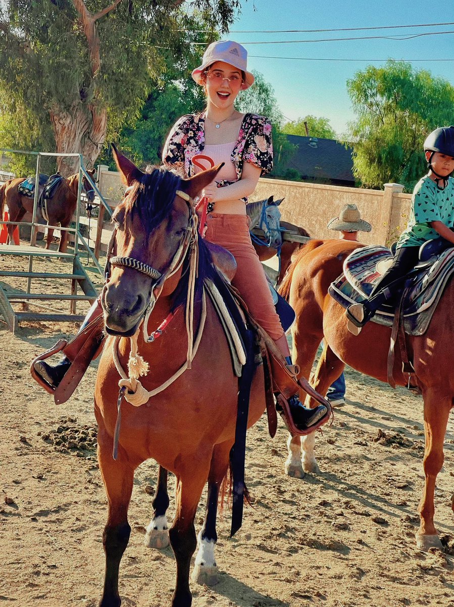 jaydaavanzado's tweet photo. felt like i was having a “he’s all that” padgett sawyer moment on my horse for a minute there...😅🐴 

only one thing missing, @ tanner buchanan, where u @? https://t.co/yjCCnOo3L3