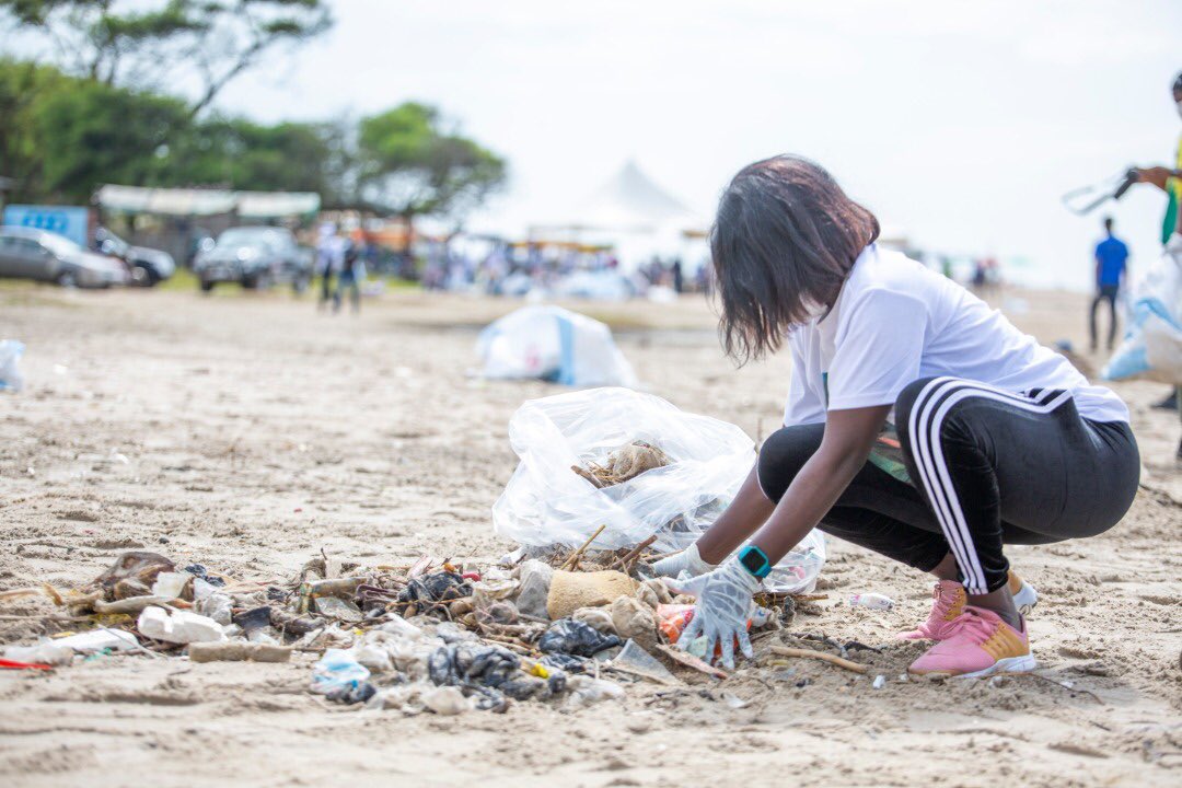 your_____grace's tweet photo. It was fulfilling for me yesterday to join several groups and individuals who are so passionate about saving our planet 🌎, to clean Laboma Beach Laboma Beach Resort as our call towards #worldcleanup2021. Kudos to @letsdoitghana putting this worthwhile project together. 🇬🇭 https://t.co/wrGKwEmCJi
