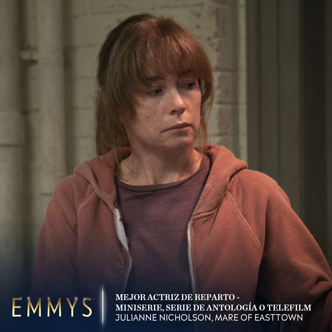 TNTLA's tweet photo. ¡El #Emmy a Mejor actriz de reparto en miniserie es para Julianne Nicholson! @HBOMaxLA cómo festejamos?😏🍻 https://t.co/YLhqy38355