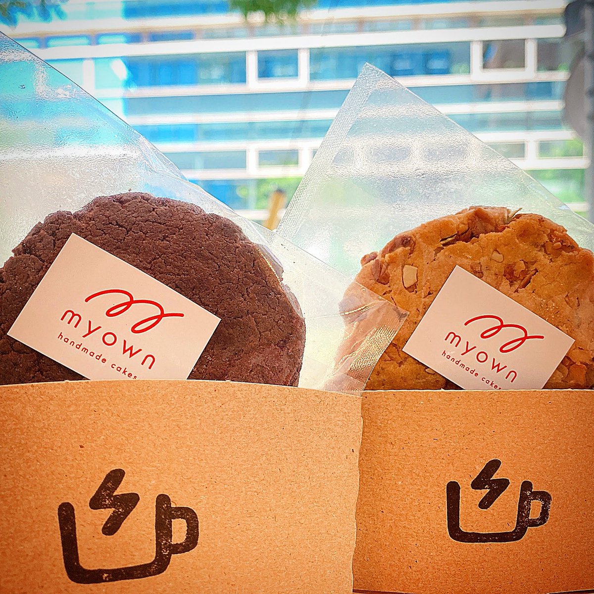 今日は、敬老の日👴👵 おじいちゃんおばあちゃんへのプレゼントはお決まりですか？ #myown_handmadecakes の焼き菓子は、素材にこだわったからだやさしいお菓子。プレゼントにもおすすめですよ😊

#innergiecafe #yokohamacafe #yokohamagram #横浜カフェ #クッキー #veganクッキー #グラノーラ
