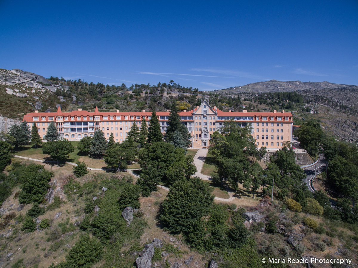 saltofportugal's tweet photo. A room with a view to the Estrela mountain. https://t.co/8VQwIXqCCs @Pousadas @visitportugal #Portugal https://t.co/SPWCHhhFuB