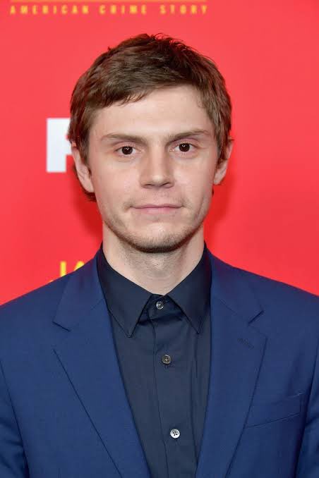 RyanMurphyBR's tweet photo. Evan Peters acaba de ganhar seu primeiro Emmy por seu papel na minissérie "Mare Of Easttown". Parabéns ao nosso reizinho! 🤍 https://t.co/uJeXHYaorG