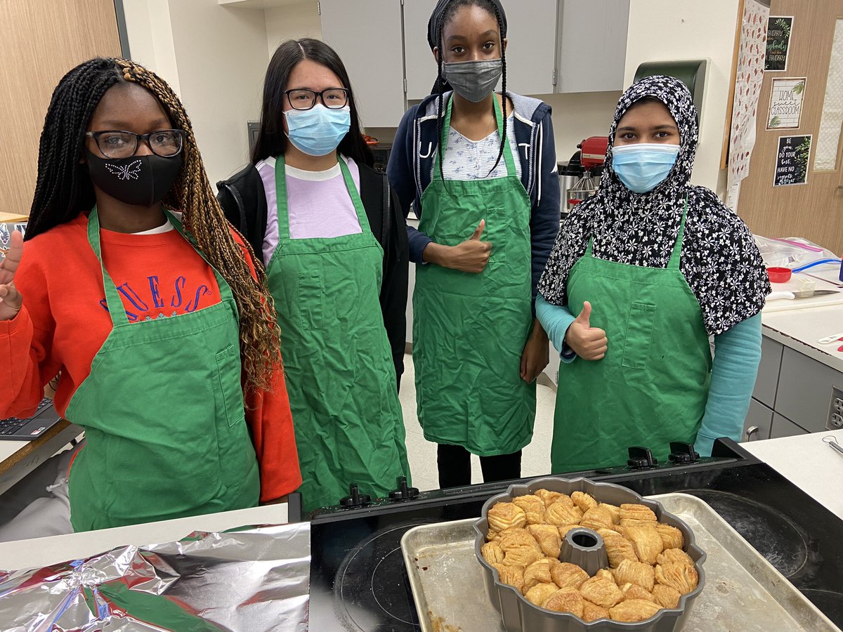 CoachPTPayne's tweet photo. No one is born a great cook. One learns by doing —Julia Child
Desserts and baked goods food lab this past week @ #NFHS 🟠🟢#ComeToTheForest https://t.co/FDQ4yLBs7n