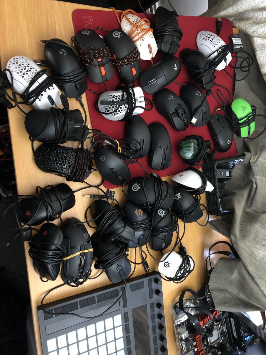 Some people ask me how many i own..  so here it is the collection excluding the main one i use atm.... also the 5-10 other ones i have in pieces that i took apart arent shown