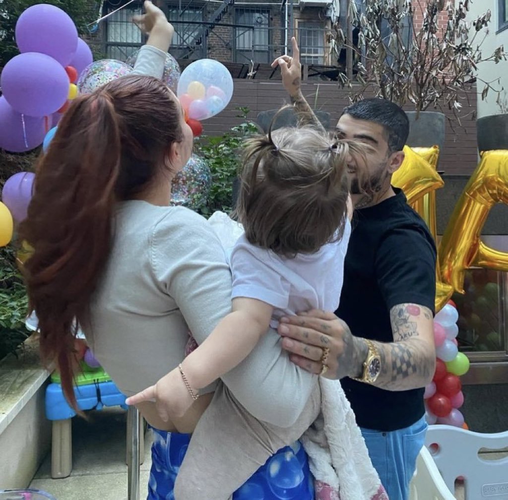 hateyourgoodbye's tweet image. :(