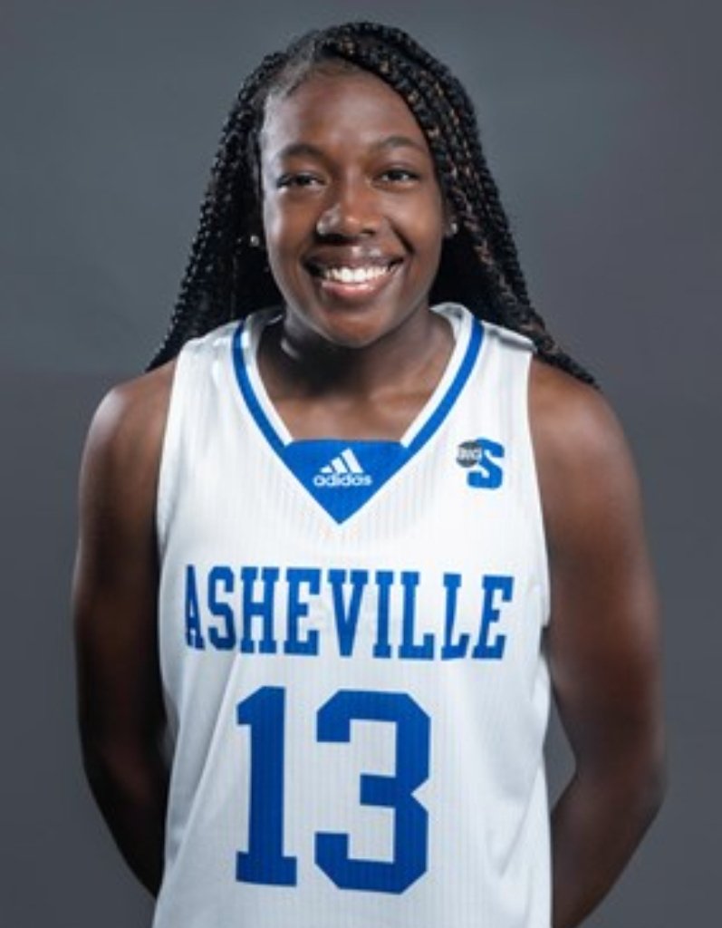 HoopDreamsAAU's tweet photo. I am Super excited to see Jadah Shears in her college uniform! This kid tore her ACL and everyone thought she was DONE. BUT I will never stop fighting for my athletes.
She is going to have an AMAZING college career! Skill set on deck and work ethic is at 1000%. Big things coming! https://t.co/0mQsyKv5qo