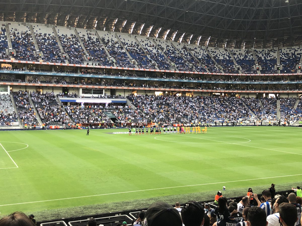 FedeVazqz's tweet image. @TigresOficial #lacervezaoficial #zonaroja #clasico126