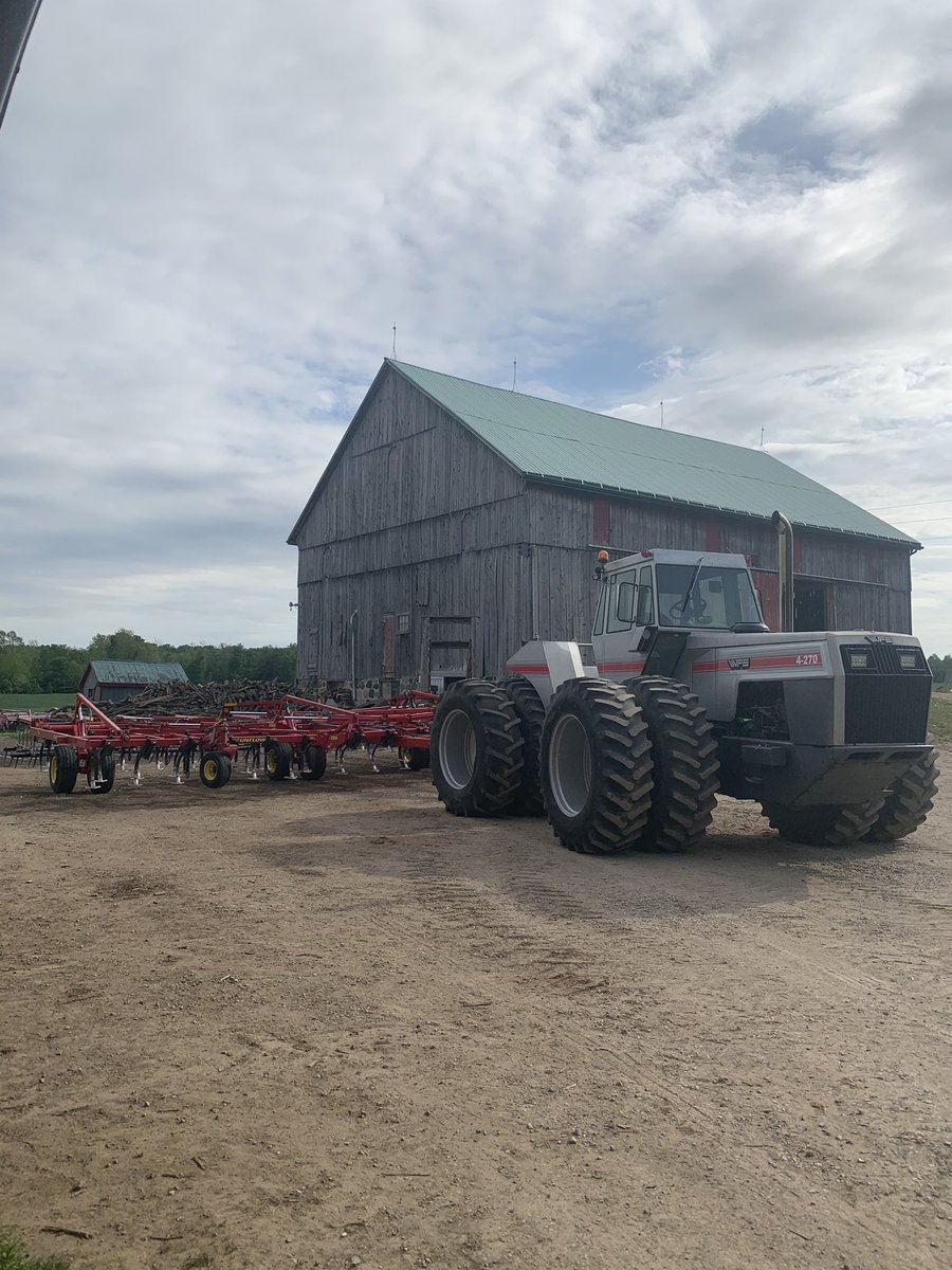 joe_phillippi's tweet photo. @zeefarmer 4-270 white Deffently a head turning machine https://t.co/UARdsGInib