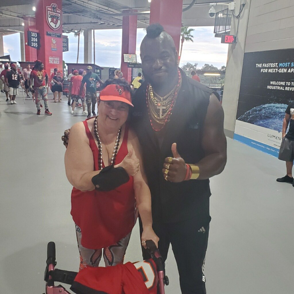 ipitythe615's tweet photo. @CityofTampa @NFL @FOX13News @TheBucsWire #ipitythefool #TampaBayBuccaneers https://t.co/VTj2UC7rpz