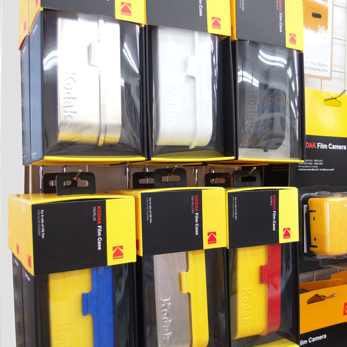 champcamera's tweet photo. #Kodak Film Case by #たまプラーザ 店
キヤップもボディもスチール製のレトロな質感。
インナーはプラスチック製で、中に３５mmフィルムが５本収納可能です！
#フィルムケース #filmcase #田園都市線 #たまプラ
https://t.co/3CZDwzA1y5 https://t.co/DK1Py91Uf5