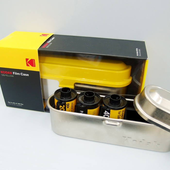 champcamera's tweet photo. #Kodak Film Case by #たまプラーザ 店
キヤップもボディもスチール製のレトロな質感。
インナーはプラスチック製で、中に３５mmフィルムが５本収納可能です！
#フィルムケース #filmcase #田園都市線 #たまプラ
https://t.co/3CZDwzA1y5 https://t.co/DK1Py91Uf5