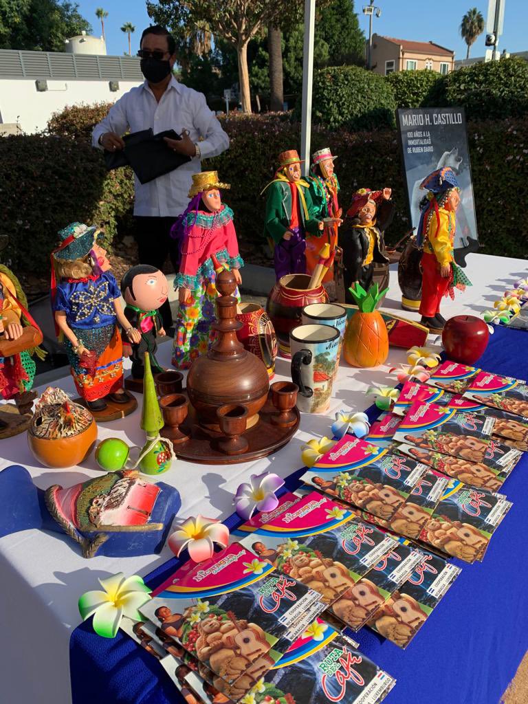 cofecaoficial's tweet photo. Estamos en el FESTIVAL CENTROAMERICANO De COFECA desde el 4018 Sunset Blvd. Los Ángeles, California
#cofeca #cofecabicentenario #bicentenario #centroamérica #independencia #centroamericanos #belice #honduras #nicaragua #guatemala #elsalvador #costarica #panama #fiestaspatrias https://t.co/AkjKZESdjj