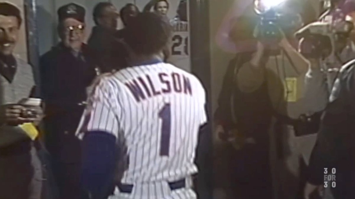 The long shot of Mookie after G6 is everything #LGM #30for30