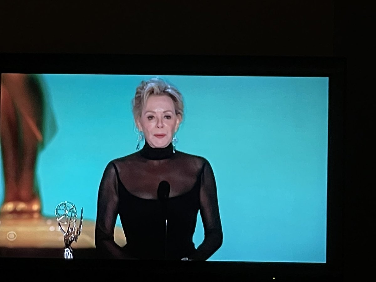 All hail the queen #JeanSmart for her #Emmys win for lead actress in a comedy series! #hacks <a href="/hbomax/">HBO Max</a>