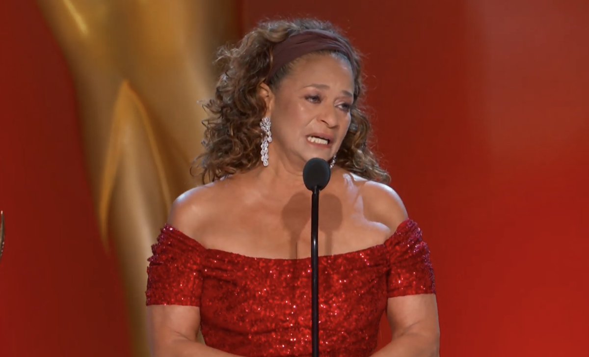 "Honey, turn that clock off, I ain't paying no attention to it, turn it off!" - Debbie Allen is going to get her speech off! #Emmys2021