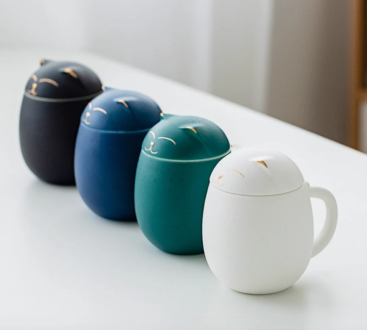 招き猫がモチーフ！しっぽや足跡がデザインされた『猫の茶器セット』が可愛い！
