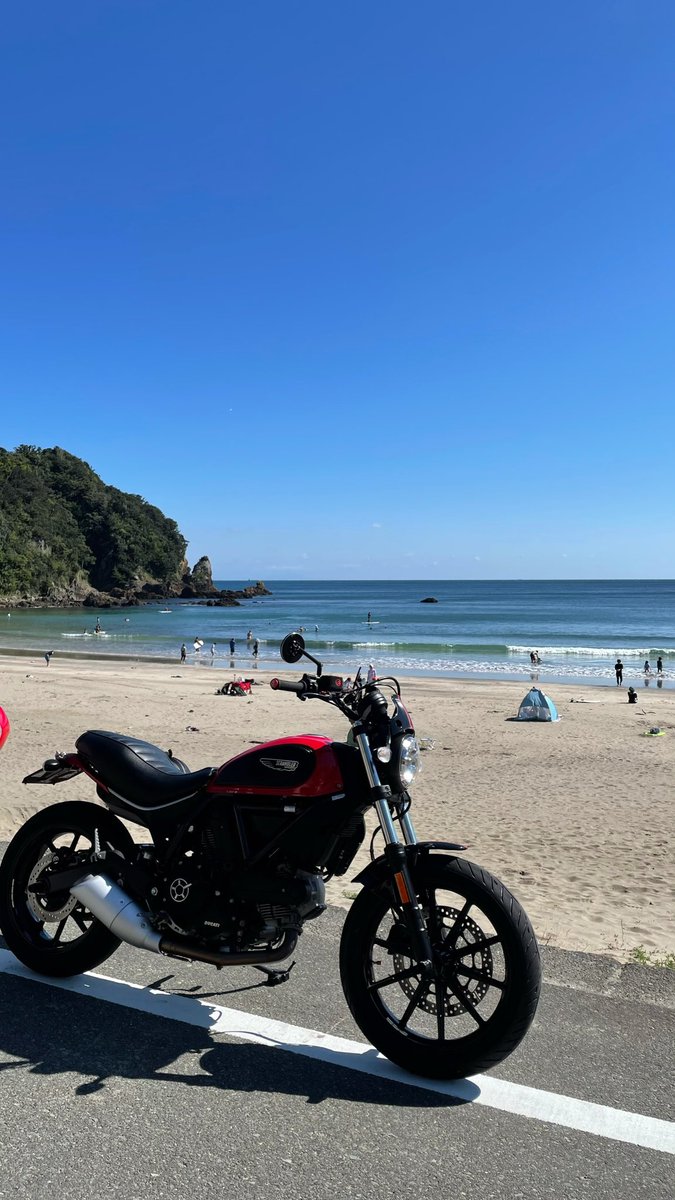 海じゃ🏖🥰

#SCRAMBLER  #Sixty2
#スクランブラー  #Ducati  
#ドカティ  #ドゥカティ
#女性ライダー
#バイクのある風景
#世界最小のドゥカティスタ⁉️
#Ducatista
#DucatiScrambler
#ScramblerDucati
#WILDWING
#DucatiscramblerJapan
#ドゥカティいいじゃん