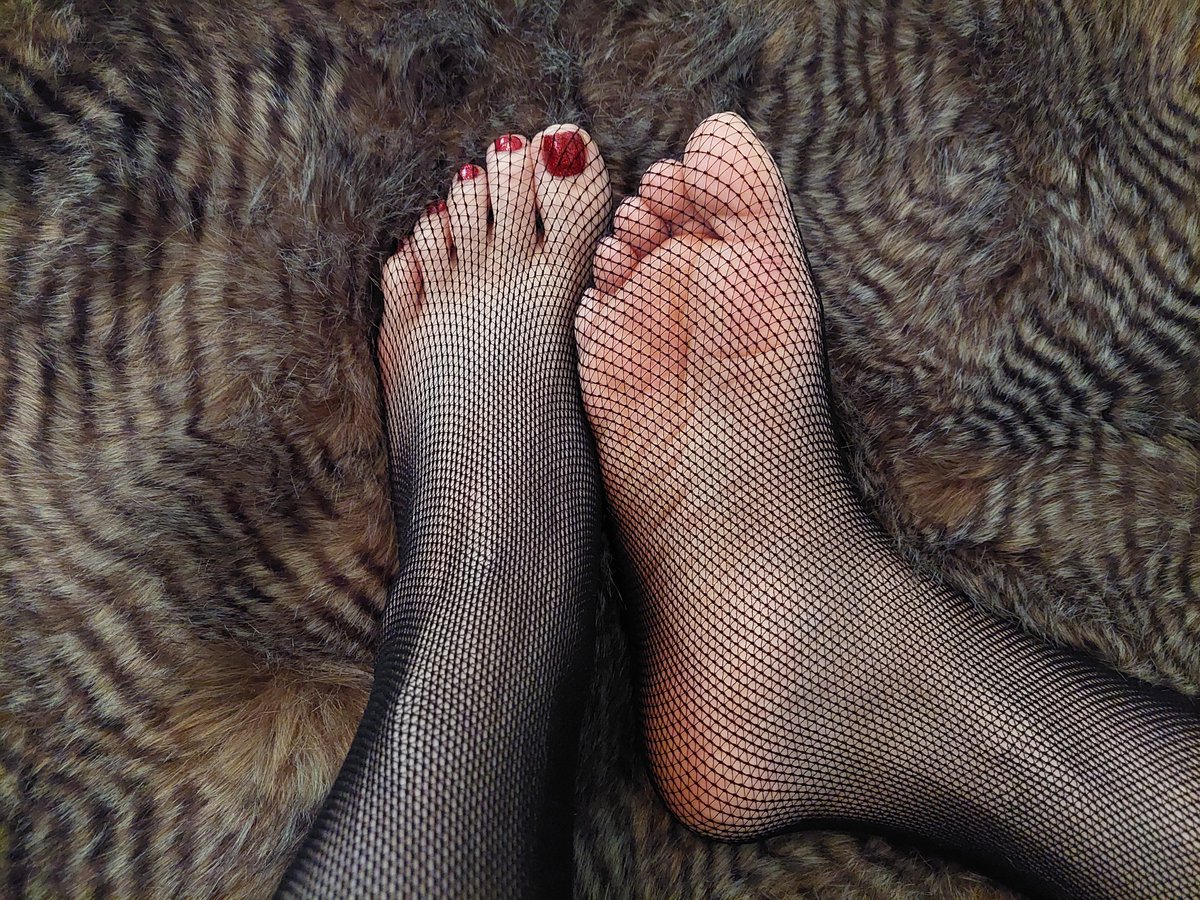 solefully_sweet's tweet photo. @OnIyFansNewbs Find me on onlyfans and feetfinder. I have something for every foot worshipper! https://t.co/BZOayhnO9H https://t.co/olgi6oSZWh https://t.co/dcaJBkpCsG