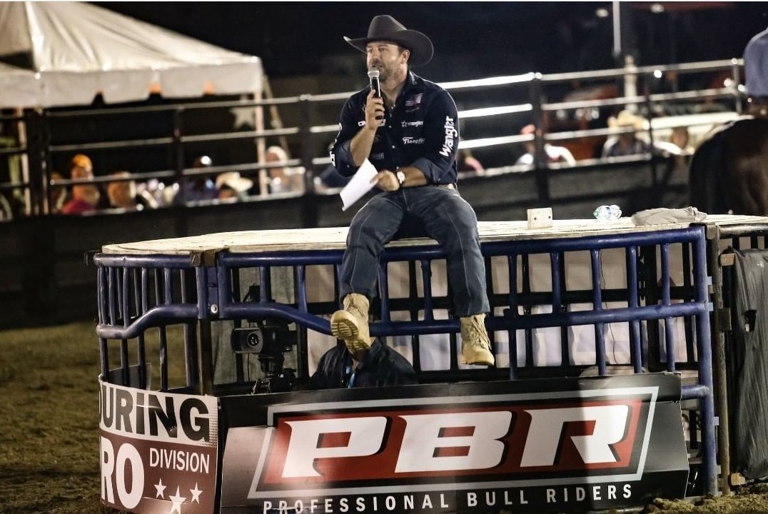 @mattlwest stepping out of his comfort zone and in the middle of the arena at @pbr Lewisville for the Touring Pro Division this weekend. What am amazing weekend for a great cause. @BootCampaign if yall don't know ease check them out. #laceupamerica
#PBR #bootcampaign