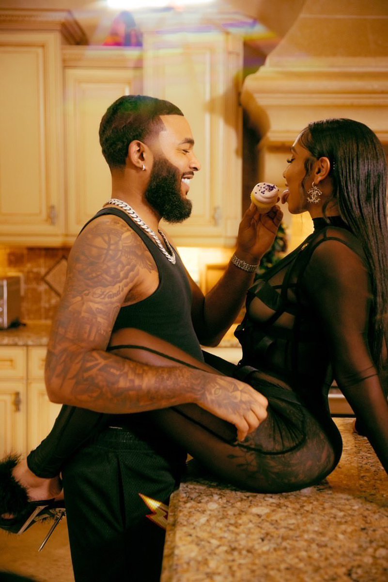 queennaija's tweet photo. come here daddy.. https://t.co/VZNuH6nnBo
