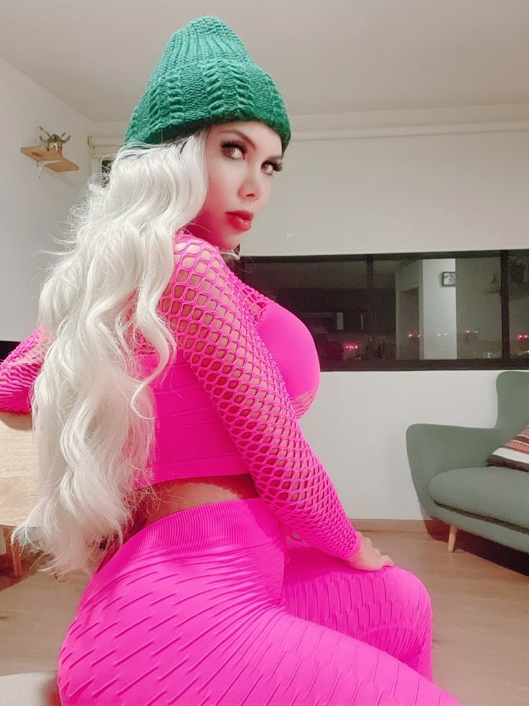 Lizzy Laynez on X: Good night 😌 t.coFbC7vjJ3gM  t.coZpaxRrfFZy  X