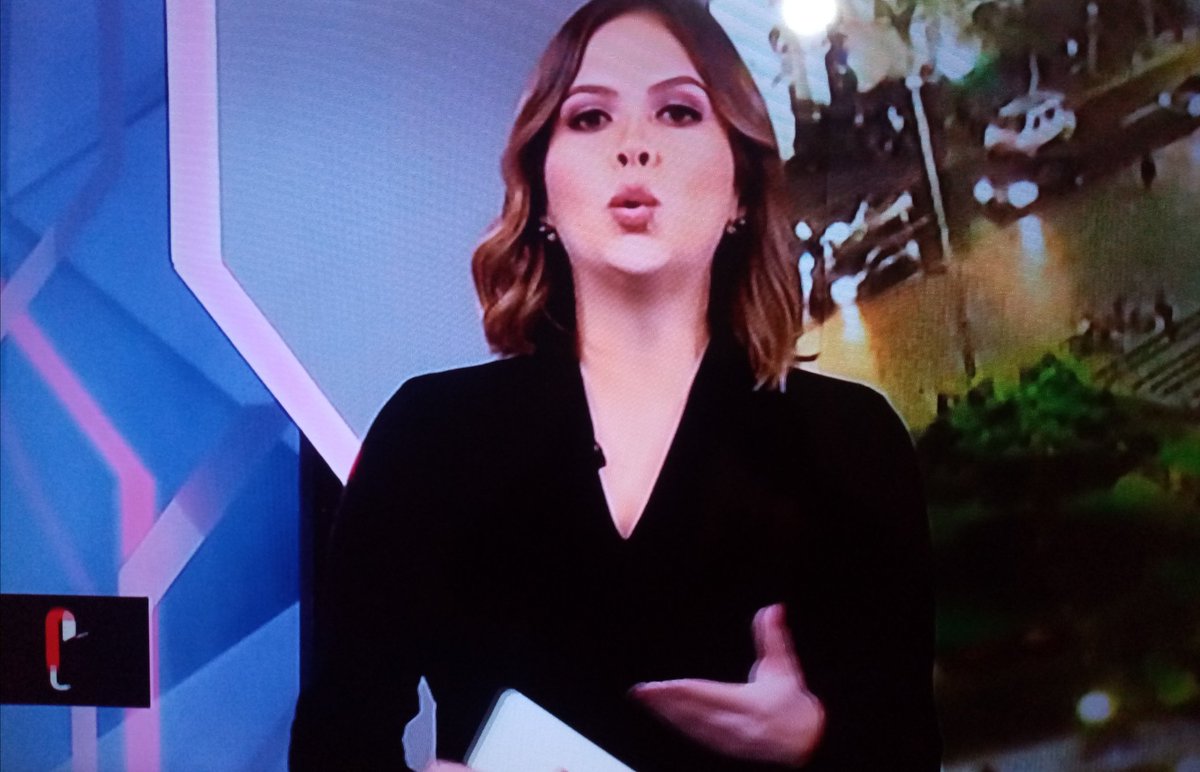 huberpflo's tweet photo. Tati Alemán hablando que el gobierne ponga gente competente en las instituciones, "Que caradura", pero si ella está ahí, gracias aque el canal boto a los mejores periodistas. 🤔🤔😠😠 #CuartoPoder #PuntoFinal https://t.co/rkYJFIRRCf