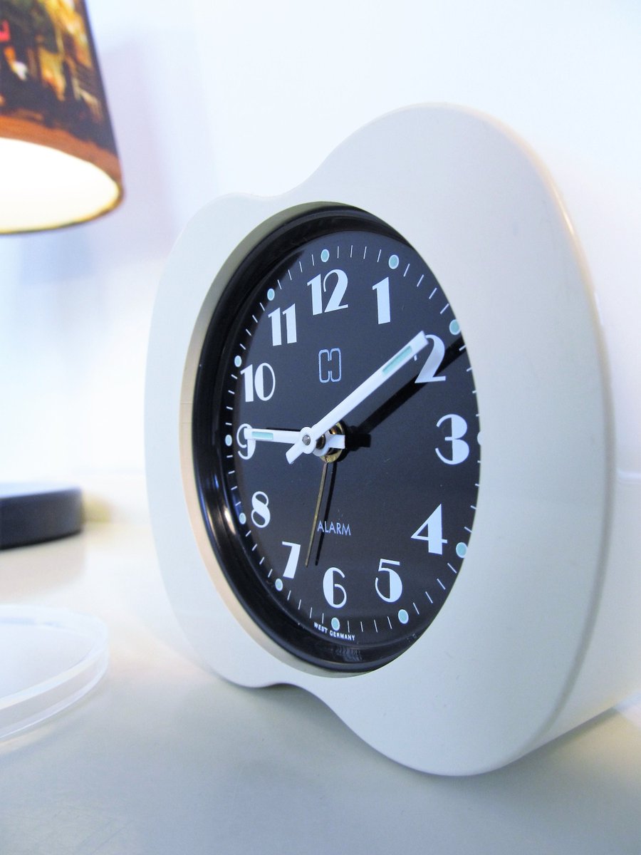 MaLanterne's tweet photo. Vintage Alarm Clock, Apple Shaped Vintage Clock, Mechanical Clock, Winding Clock, Beige Color, Home Decor, Clock Gift, W. Germany, Retro 70s https://t.co/bPvXCjpfxE #Christmas #Homedecor #Halloween #Gifts #backtoschool #Wedding #covid19 #FREESHIPPING #RetroClock https://t.co/LMm5BBrhMw