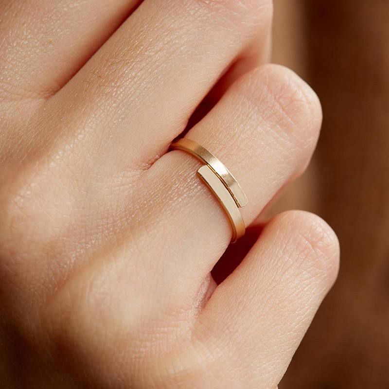 arelyevea's tweet photo. Tak sangka cincin cantik ni tak sampai RM50 pun 😭 Design simple &amp; minimalist jeee, lagi best boleh custom nama dekat atas ring tu 🥺❤

meh drop your hints now 👀 https://t.co/MeBQJCb4K1