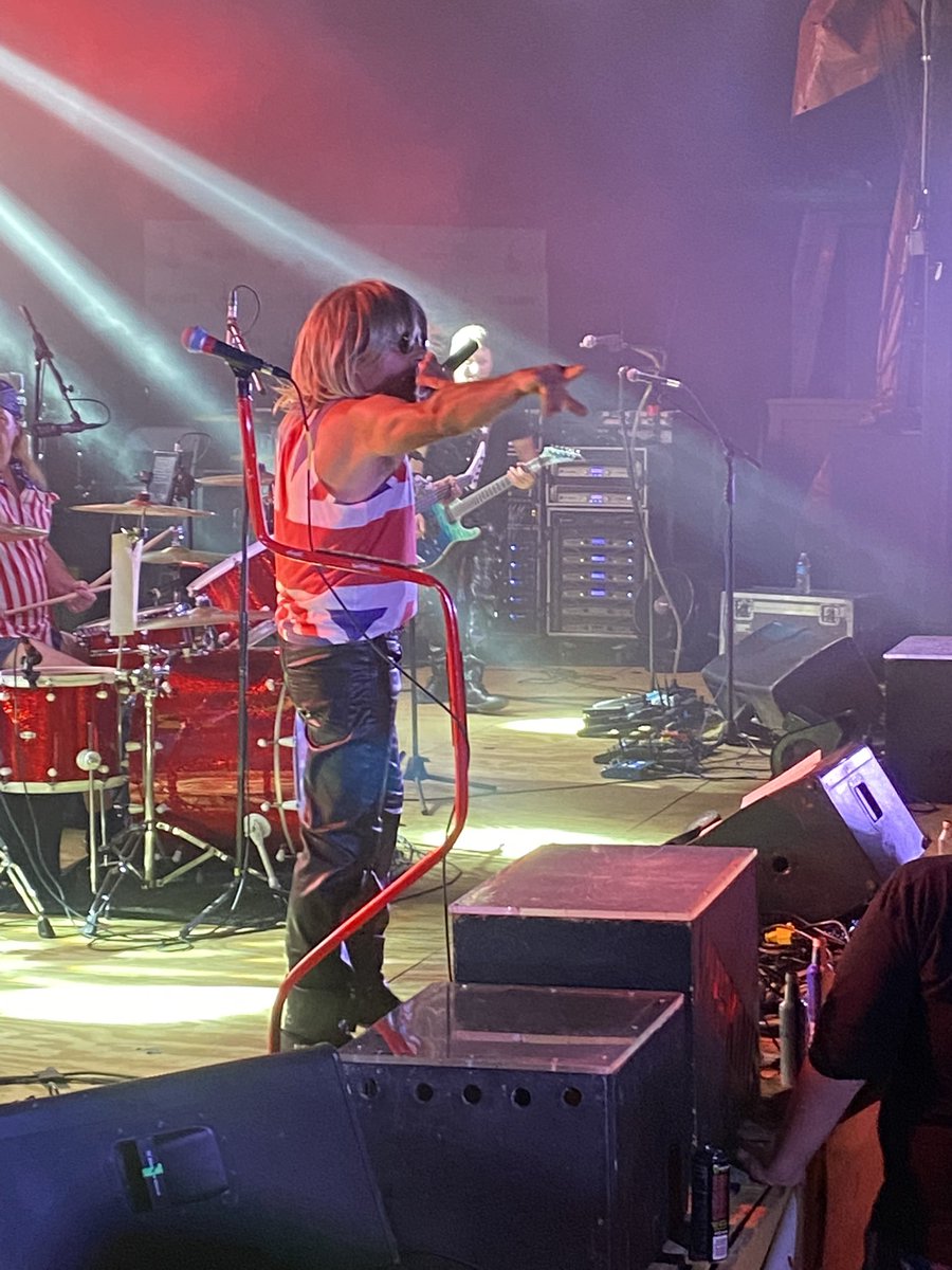Armageddonrocks's tweet photo. These guys know how to rock! #armageddonrocks https://t.co/F5omQCF9SQ