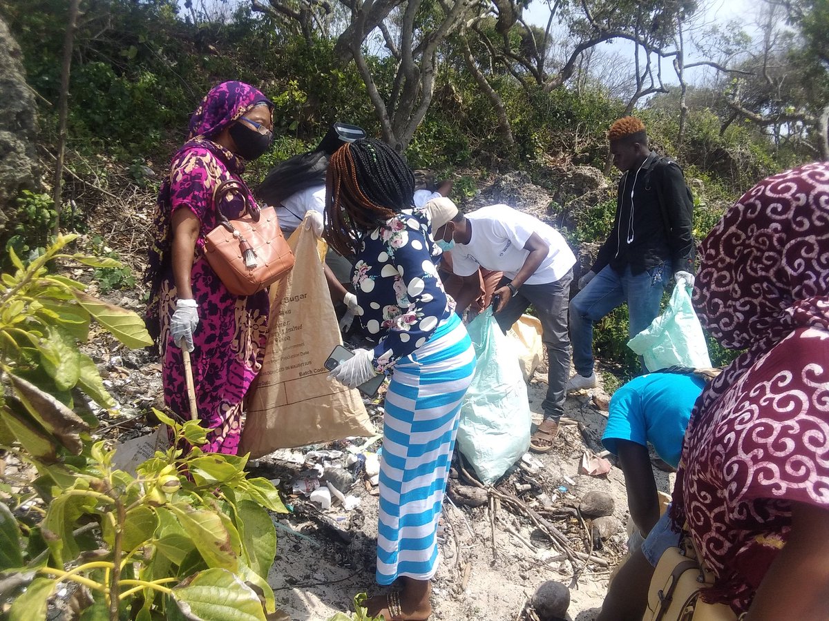 focuscbo's tweet photo. In commemorating #WorldCleanUpDay2021,we took part in a cleanup activity in zote beach,our main aim is to clear as much litter as possible @UNDPClimate @UNDPKenya @SOAlliance @BaseTitanium @KenyaYwca @Environment_Ke @UNEP @ejfoundation @UNEP_Africa @KenyaCIC  @WirthMaisha https://t.co/h6fBjD4tk3