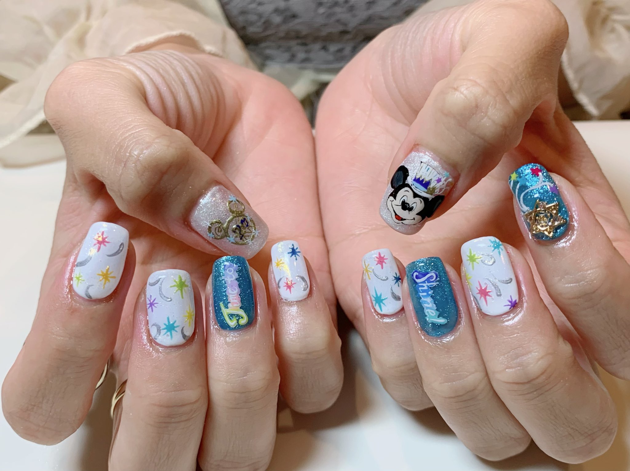 Twitter 上的 Tokio Nail Tokionail 新宿御苑前 新宿 駅近 ネイルサロン 手書きアート キャラネイル イベントネイル Nail 痛ネイル モチーフネイル 秋ネイル ディズニーシー ディズニーシー周年 ミッキー ディズニーネイル ミッキーネイル Disney