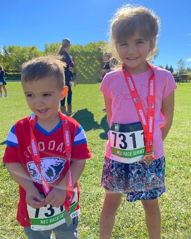 SteveKovacic's tweet photo. 2nd weekend in a row this little lady lightning bolt ran. Again, 2nd place, 1st female. Her younger brother did his best to keep up. #heartbeatrun #fastfamily https://t.co/VOhPMa5d75