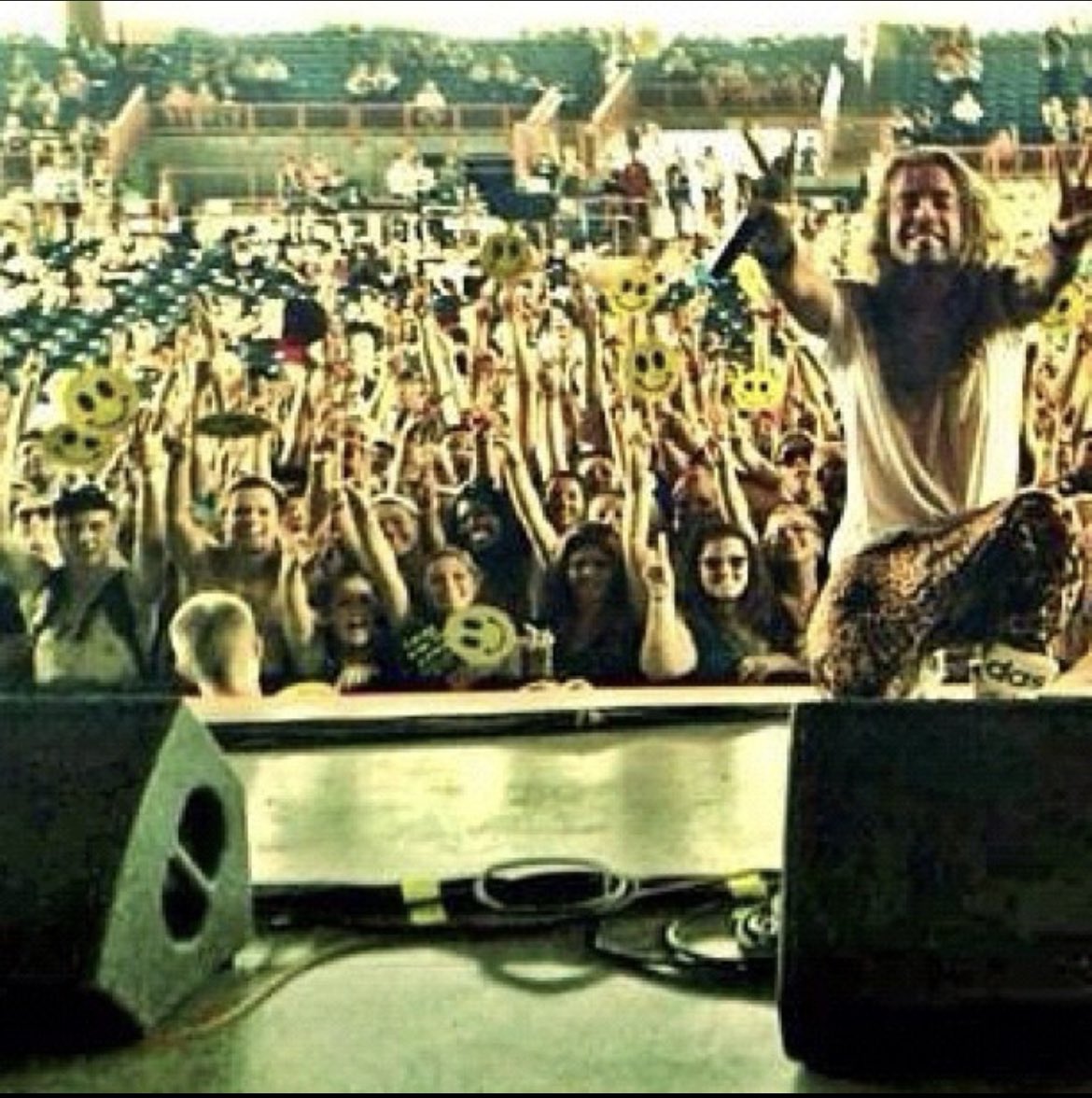 Nicole_Renee817's tweet photo. Saw @MODSUN for the first time about 10 years ago! We’ve both grown a lot, but he still puts on a hell of a show! #InternetKilledTheRockstar #HappyAsFuck #FriendNotFan https://t.co/LW4kC9dpRv