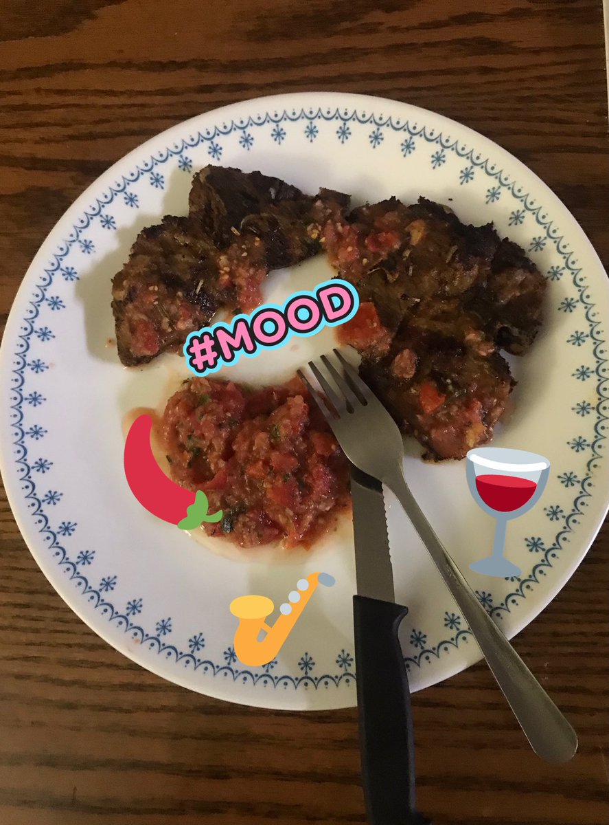 realMJSharma's tweet photo. Lamb chops grilled with tomato chutney. Folks who follow me know I love spicy tomato chutney.
😜
Lamb marinated with garlic,hot chili,paprika,cayenne pepper,dry rosemary, sesame oil. 👇🏽
#SharingisCaring
#cookingathomeWithJay https://t.co/XK5aApRwzm