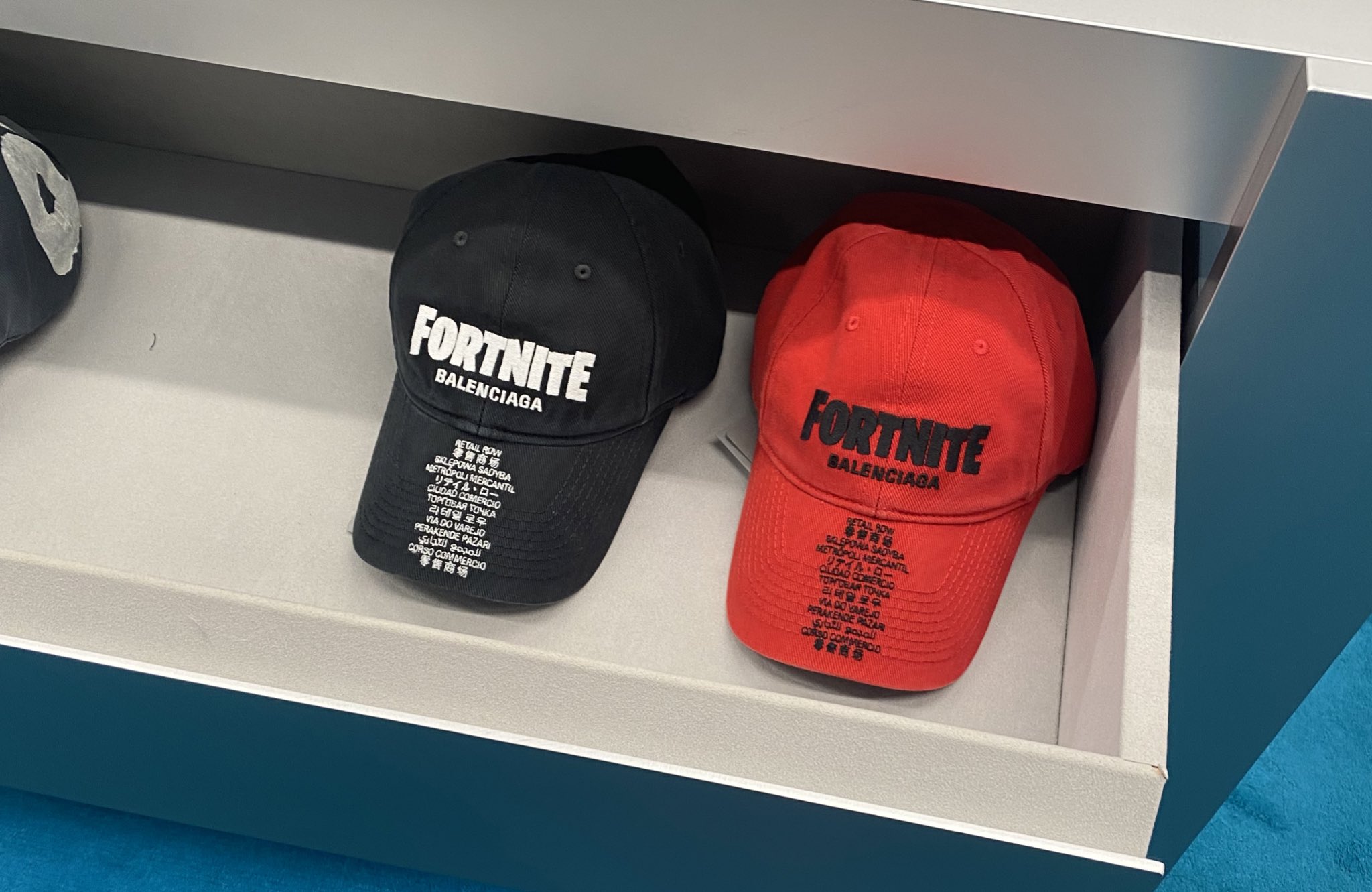 搬入設置サービス付 balenciaga Fortnite キャップ 世界500個限定