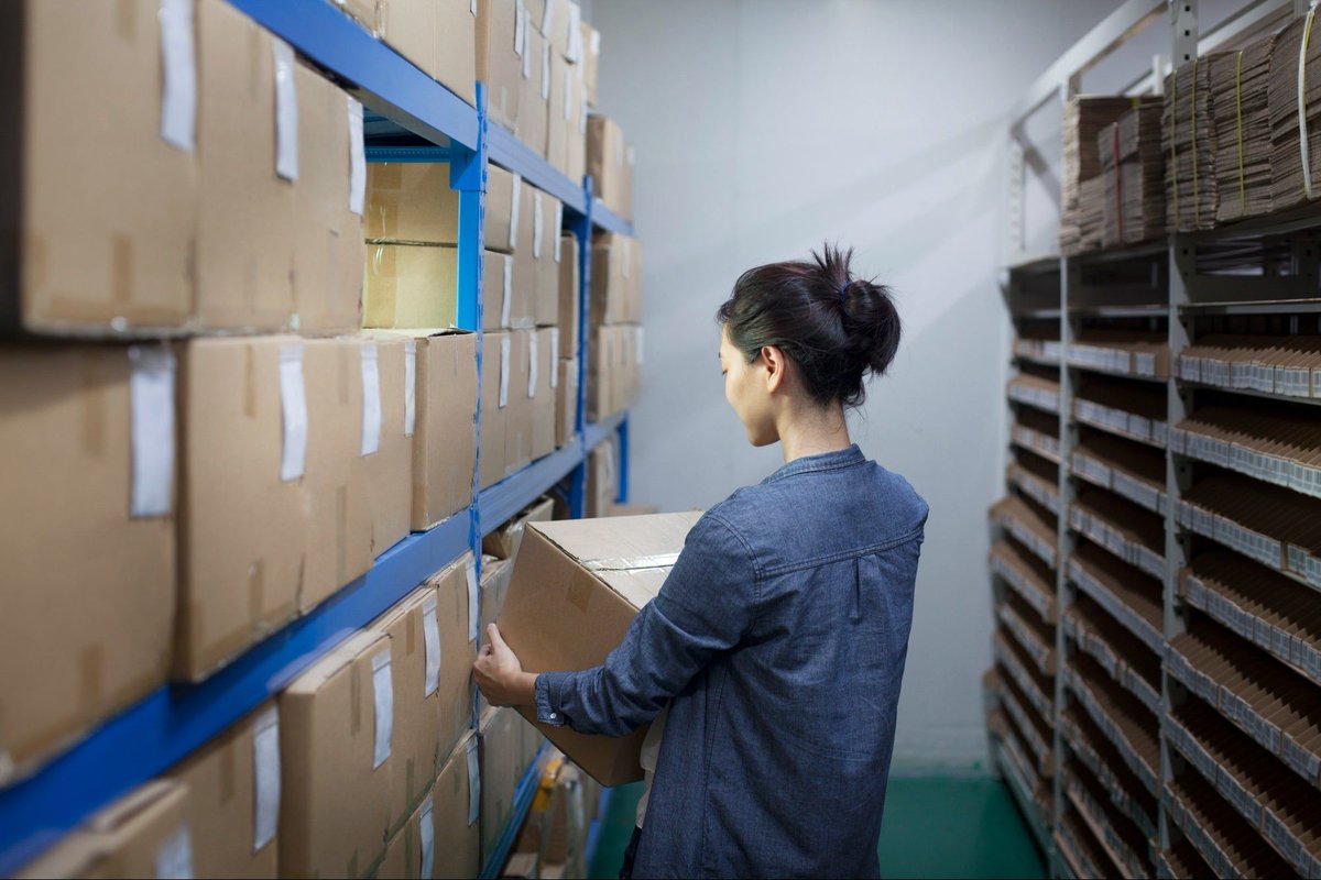#Outsourcing order fulfillment for #ecommerce #business can be intimidating, but a beneficial step towards #sustainable long-term #growth. Outsource when #growth overwhelms #operations; #team members focus on wrong things; #logistics needs grow complex buff.ly/38NNeOO