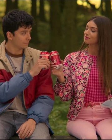 Je viens de finir #SexEducation, c'était super.

En revanche, je vous le dis et je veux rien savoir d'autre : 

Ruby + Otis > Maeve + Otis, mais LARGE.

#TeamRuby