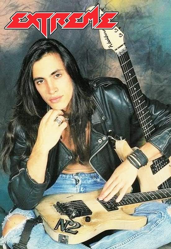 Happy birthday NUNO BETTENCOURT!
(September 20, 1966) 