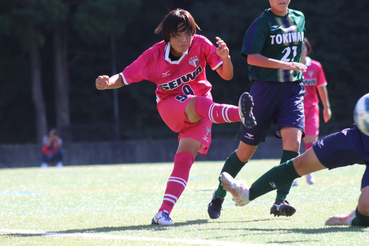 宮城県サッカー協会 成長 サッカー 男子サッカーが注目されがちな サッカー界 小学生の時には男子に混ざって練習 そこから中学生 高校生となり 女子のひとつのチームに 男子 女子どちらも 違う魅力があり 共通してるのはどちらも ひたむきに戦っている姿