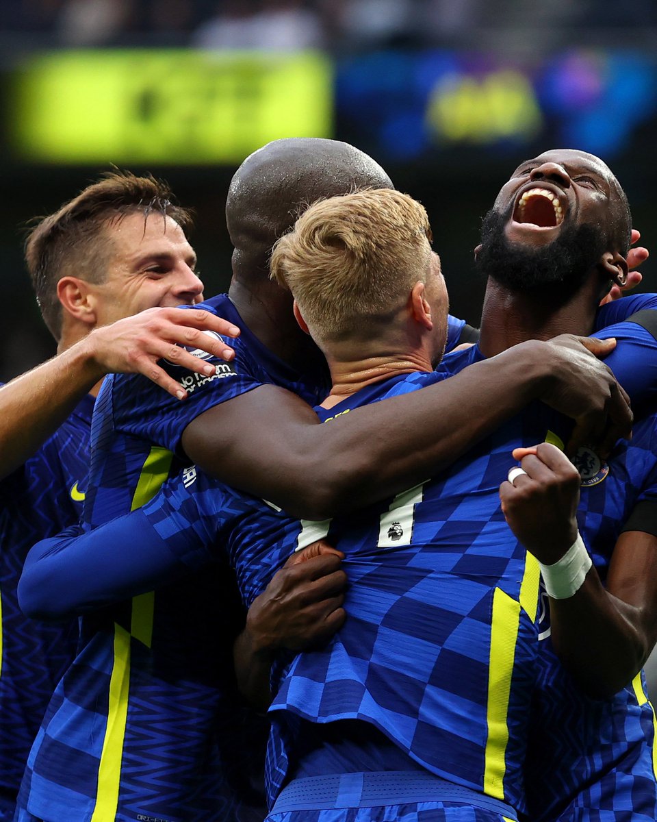 lnstantFoot's tweet image. Après 5 journées de Premier League, Chelsea et Liverpool ont :

- le même nombre de points (13)
- la même différence de buts (+11)
- le même nombre de buts marqués (12)
- le même nombre de buts encaissés (1)
- les mêmes résultats de matchs à chaque journée

🤯🤯