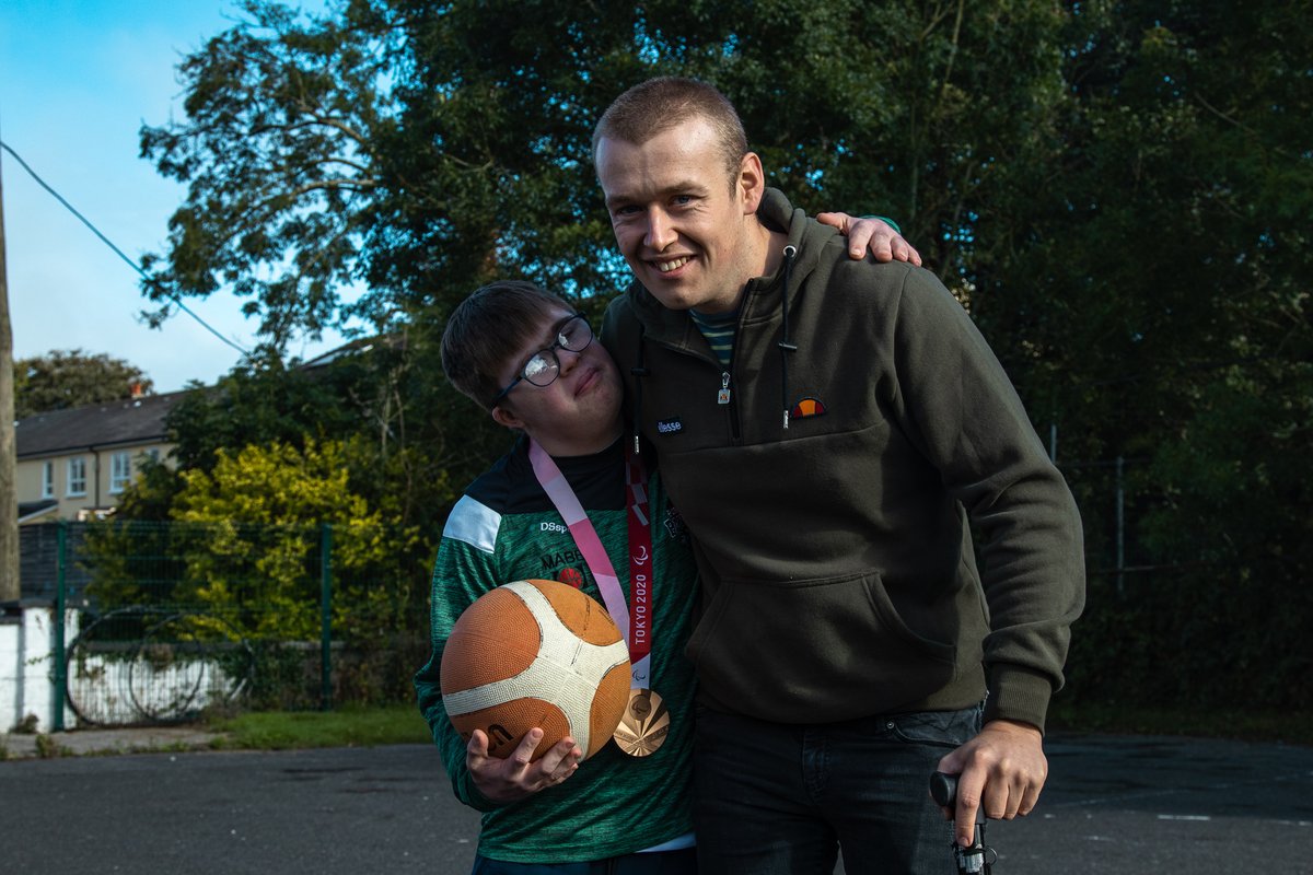 The <a href="/plaoisepanthers/">Portlaoise Panthers</a> inclusive team welcomed <a href="/ParalympicsIRE/">Paralympics Ireland</a> bronze-medalist Gary O'Reilly to training on Saturday, a special day for everyone involved! 🏀🙌🇮🇪