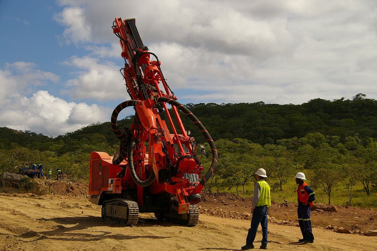 This week, our Managing Director Keith Bowes will host a Webinar to discuss exploration at the high-grade Milenje Hills Rare Earth Prospect, located near our Kayelekera #uranium mine.

Register for the Webinar here: bit.ly/3hNOgzq $LOT
