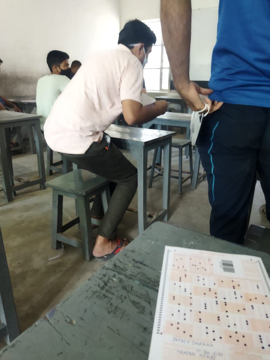 GLSarpanch's tweet photo. सरकार को एस आई भर्ती परीक्षा की समीक्षा करनी चाहिए, जिससे लाखों अभ्यर्थियों के भविष्य के साथ खिलवाड़ ना हो। @ashokgehlot51
@RPSC1
#सिस्टम_वीक_Si_पेपर_लीक https://t.co/CO4Big8UMQ