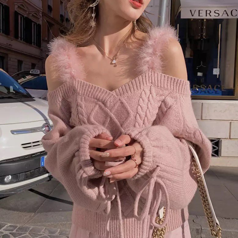 rayelselect's tweet photo. Off-shoulder fur knit

レベルアップするお洋服🤍

color:PINK/APRICOT

size:肩幅44cmバスト110cm長さ42cm袖丈60cm

material:素材：ウール、アクリル

 トップのURLからご覧頂けます🥰  #RAYEL #レイエルセレクトショップ #韓国ファッション #韓国 #アクセサリー #ニット #ファーニット https://t.co/IN0h7TOFd9
