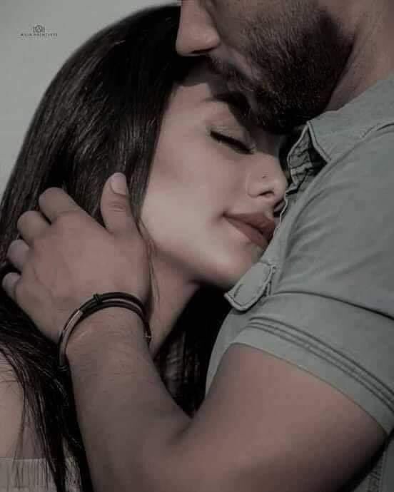 سأحتضنك بقوة .. 
سأقسو عليك بالعناق
وحين تشتكي من عناقي سأراضيك بقبلتين ،
 آحداهما بريئة والأخرى في غاية الجنون..🖤
#مجرد#خياااال