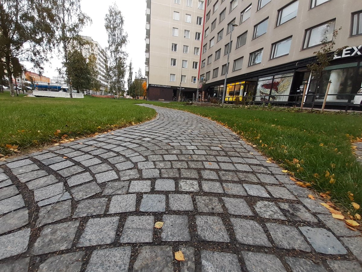 MerjaSivonen's tweet photo. Puistot ovat kaupunkien ❤️. Viimeisempänä merkittävimpänä puistosuunnitelmana @ramboll_fi #Oulu toimiston suunnittelijan pöydältä on lähtenyt Snellmanninpuiston suunnitelmat. Erityismaininta @DestiaOy :n kivimiehille - todella laadukasta työtä! https://t.co/znZvYmyhr3