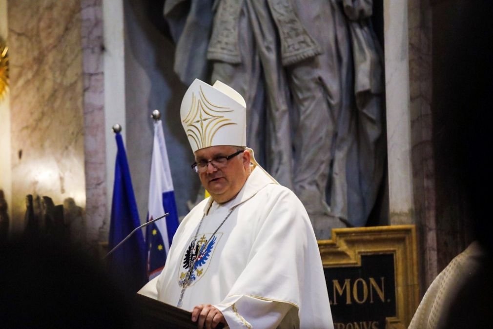 Demokracija1's tweet image. (IZJAVA DNEVA) #Škof Peter #Štumpf: Potrebno bo narediti še več korakov v smer preventive pri spolnih zlorabah ter zaščite ranljivih
demokracija.si/izjava-dneva/s…