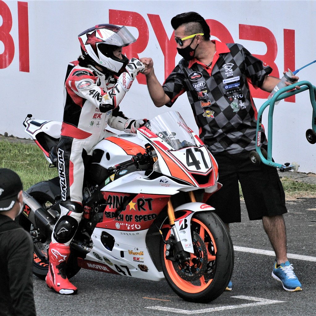 StmStyle8's tweet photo. これはとても良い写真✨
#4ing #4ingRT #4ingCustomProShop #全日本ロードレース #ST600 #野村梓 選手 #STM #STM認定店
※Namiheiさん写真お借りしました🙇(本Tweetのみご容赦ください) https://t.co/KmeFLjIhI6